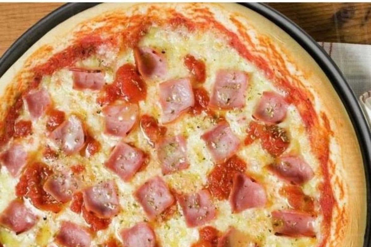 15. Medium Ham Pizza