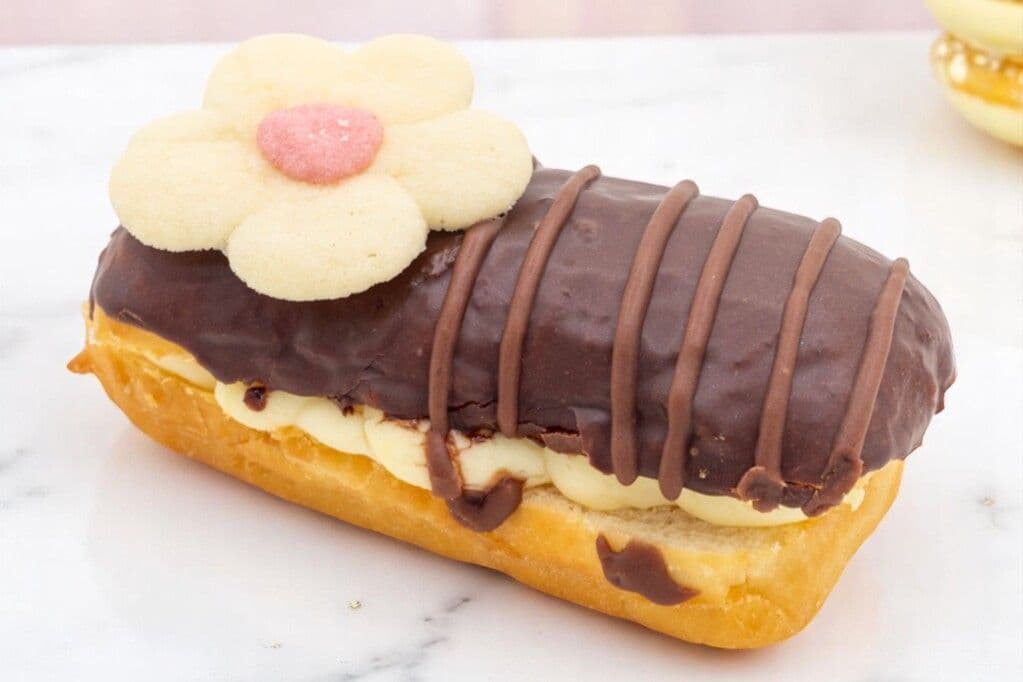 DONUT - VANILLA CHOCOLATE LONG JOHN