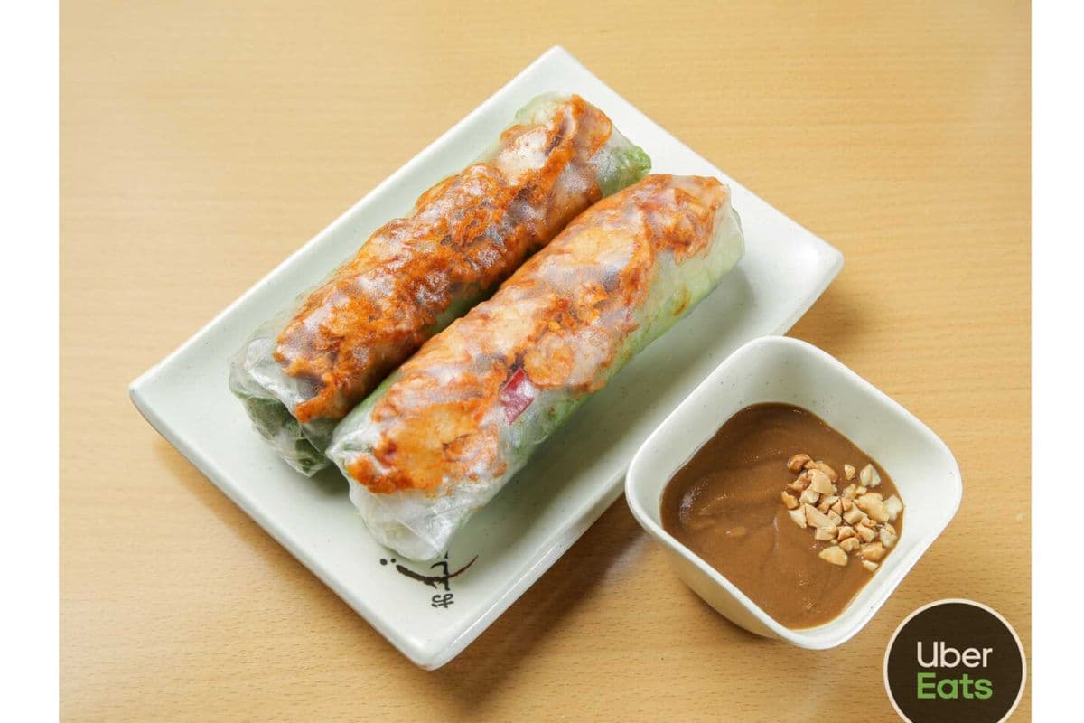 Vegan Lemongrass Chicken Salad Rolls (2 Rolls)