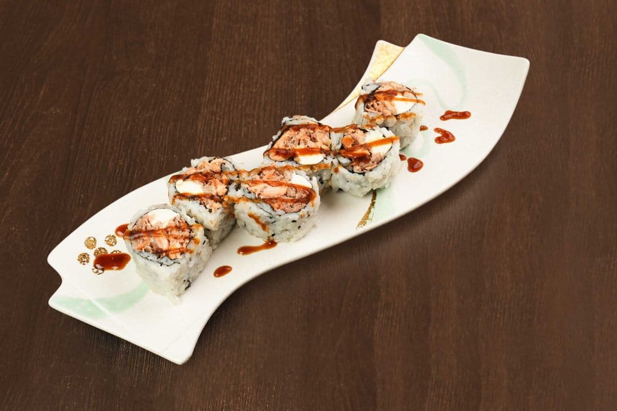 Um6 Philadelphia (Grill Salmon) Maki/ 费城卷