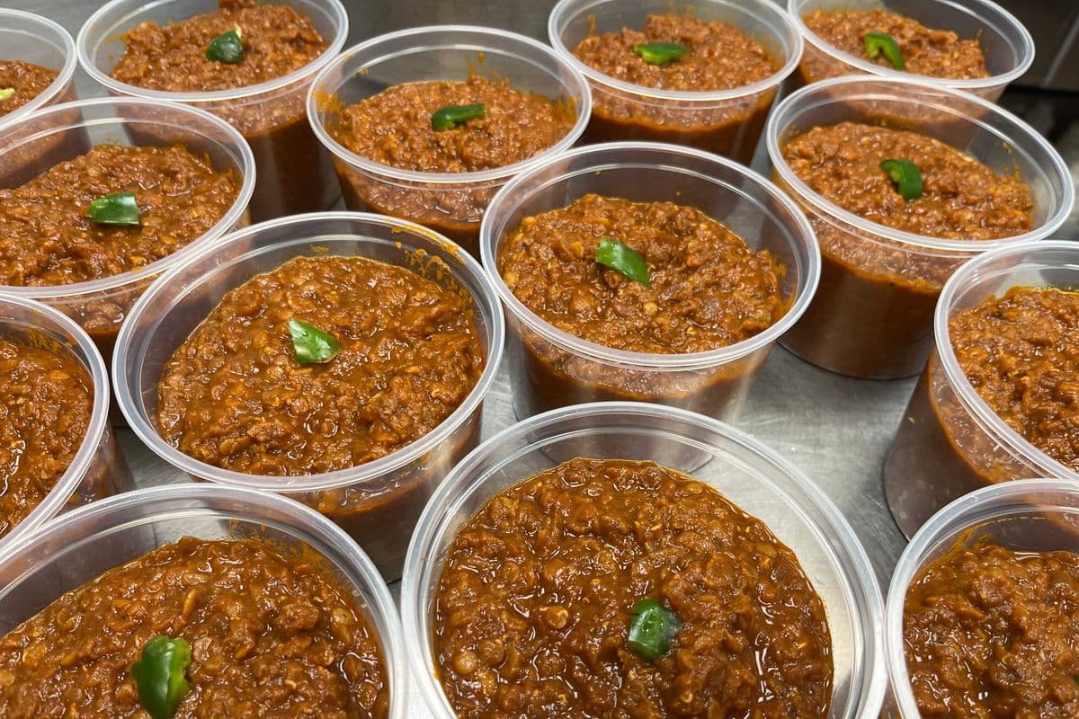 Frozen red lentils, cooked with Berbera, onions, garlic, ginger, oil and salt (16 oz)