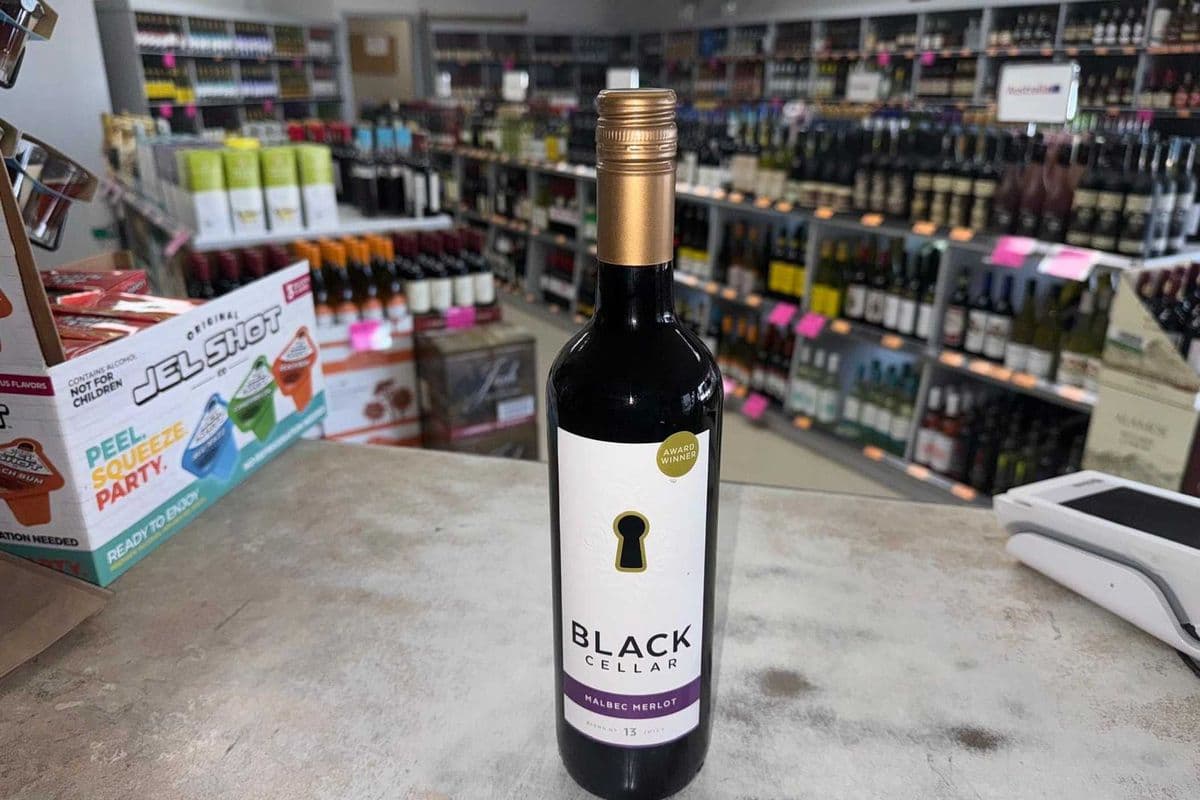 BLACK CELLAR MALBEC MERLOT (1 x 1000 ML)