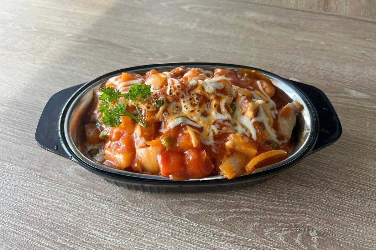 Cheesy & Tomato Baked Chicken Thigh with Egg Fried Rice/Spaghetti 港式鮮茄焗雞扒飯/意粉