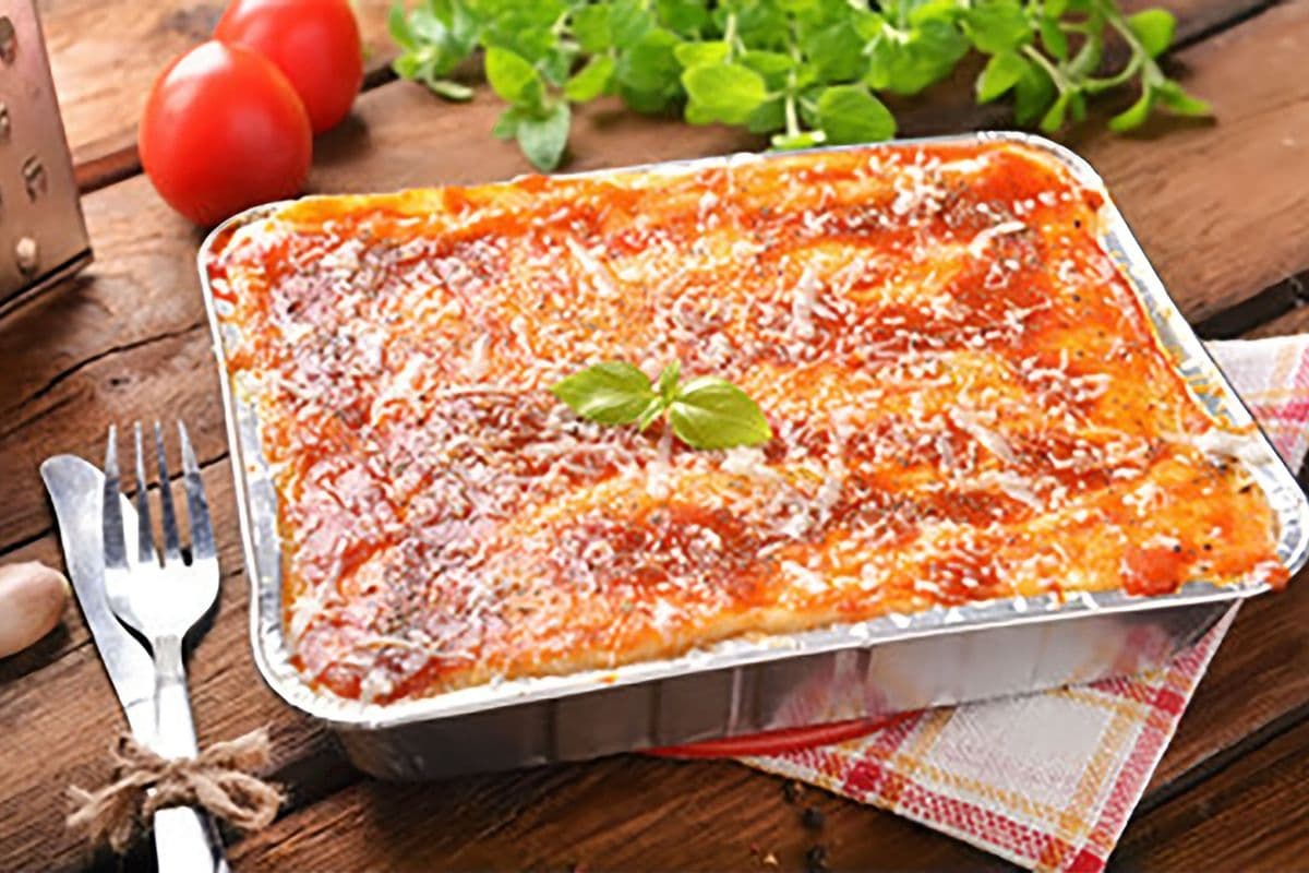 Family pack home made Baked lasagna ( 6-7 people )