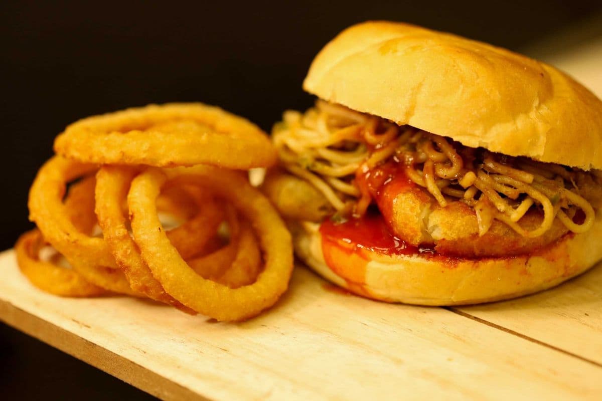 Hakka Noodles Burger With sides