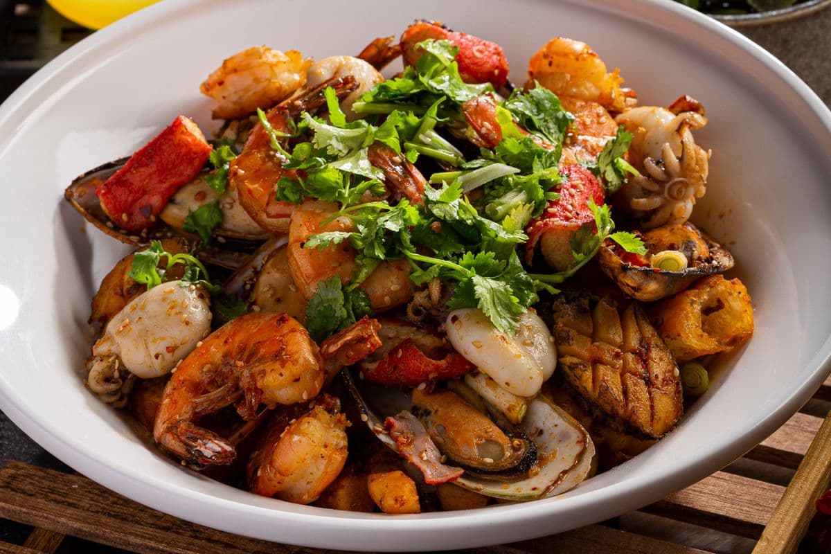 Spicy Seafood Platter (香锅海鲜)