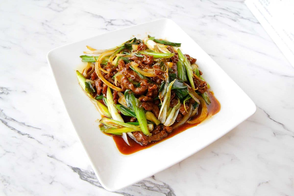 Stir Fried Shredded Beef and Green Onion With Soy Sauce 蔥爆牛肉