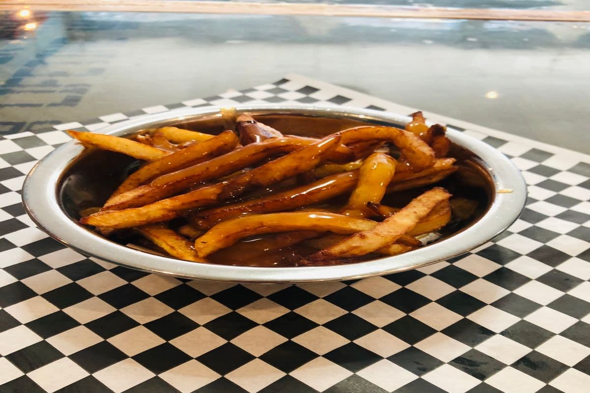 Frite sauce / Fries with sauce