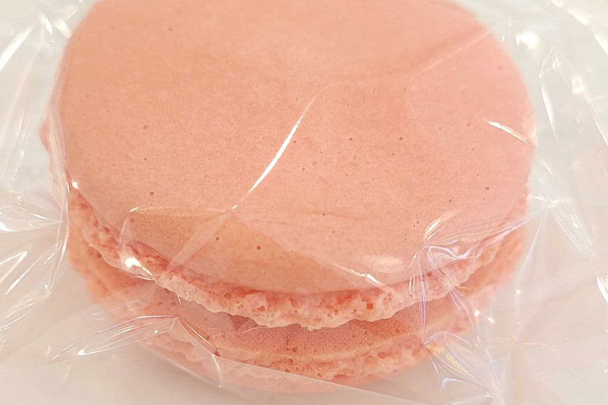 Raspberry Macaron