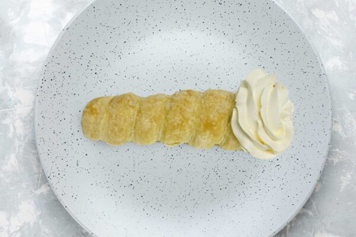 Plain Cream Horn
