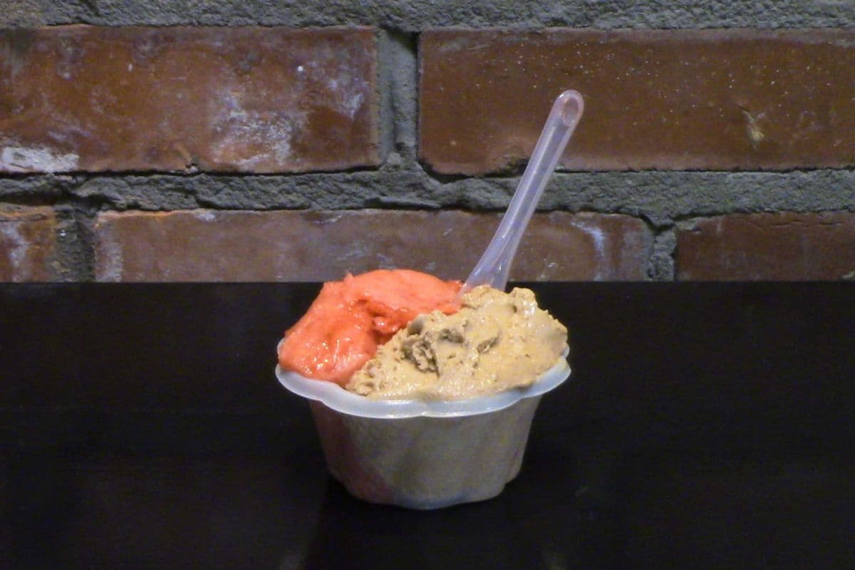 Gélato nutella et sorbet fraise / Gelato choco-hazelnut and strawberry Sorbet