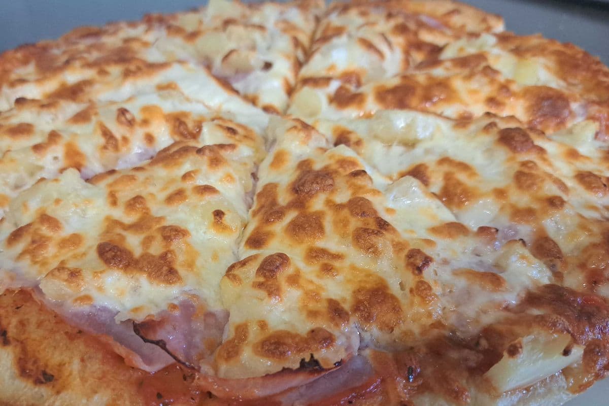 12" Traditional Hawaiian Pizza