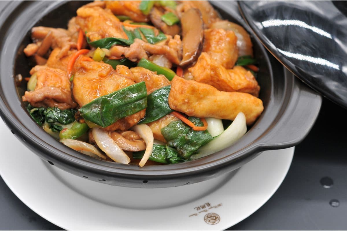 P7. Garoupa and Fried Bean Curd in Hot Pot