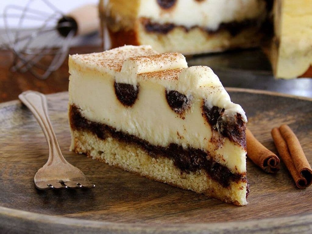 Cinnamon Bun Cheesecake