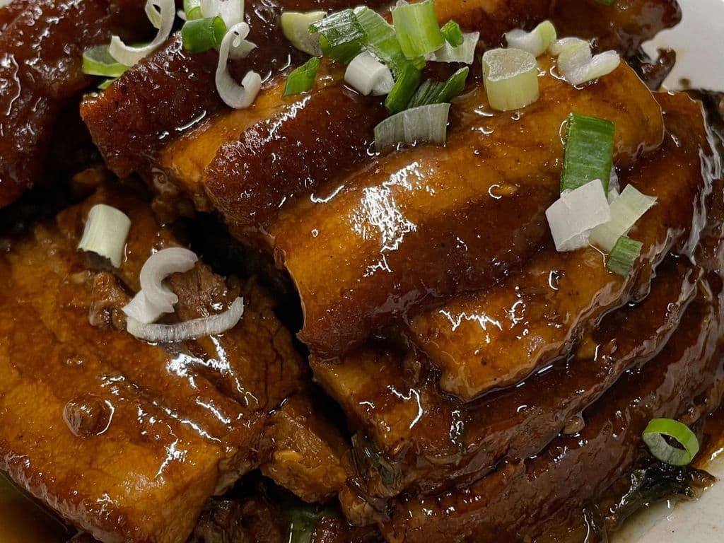 PK11 Braised Pork Belly with Preserved Vegetables 家鄉梅菜扣肉