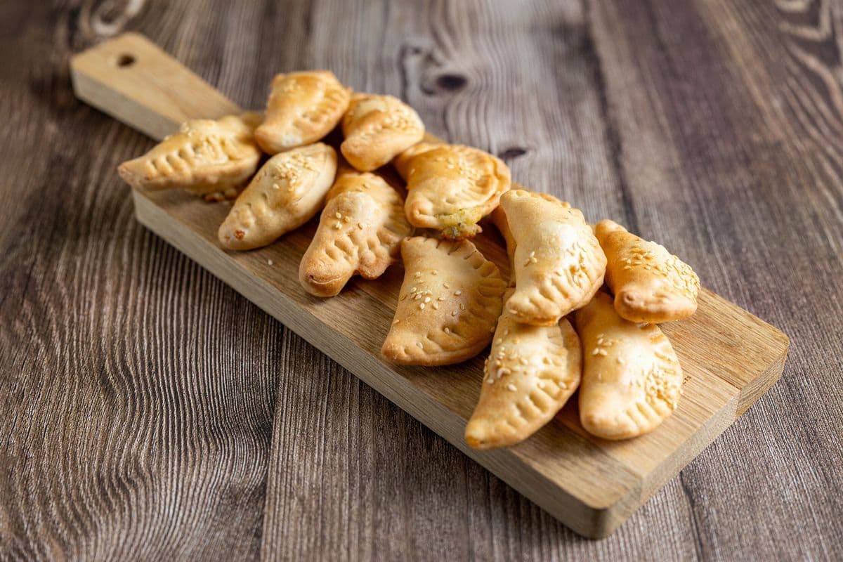 Fatayer fromage (12 mcx) / Cheese Fatayer (12 Pcs)