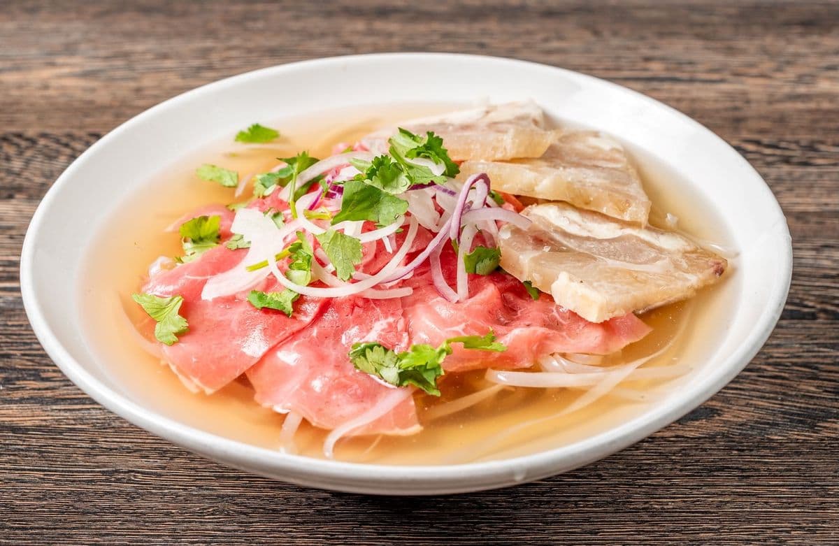 P4. Pho Steak, Tendon (L) - OO