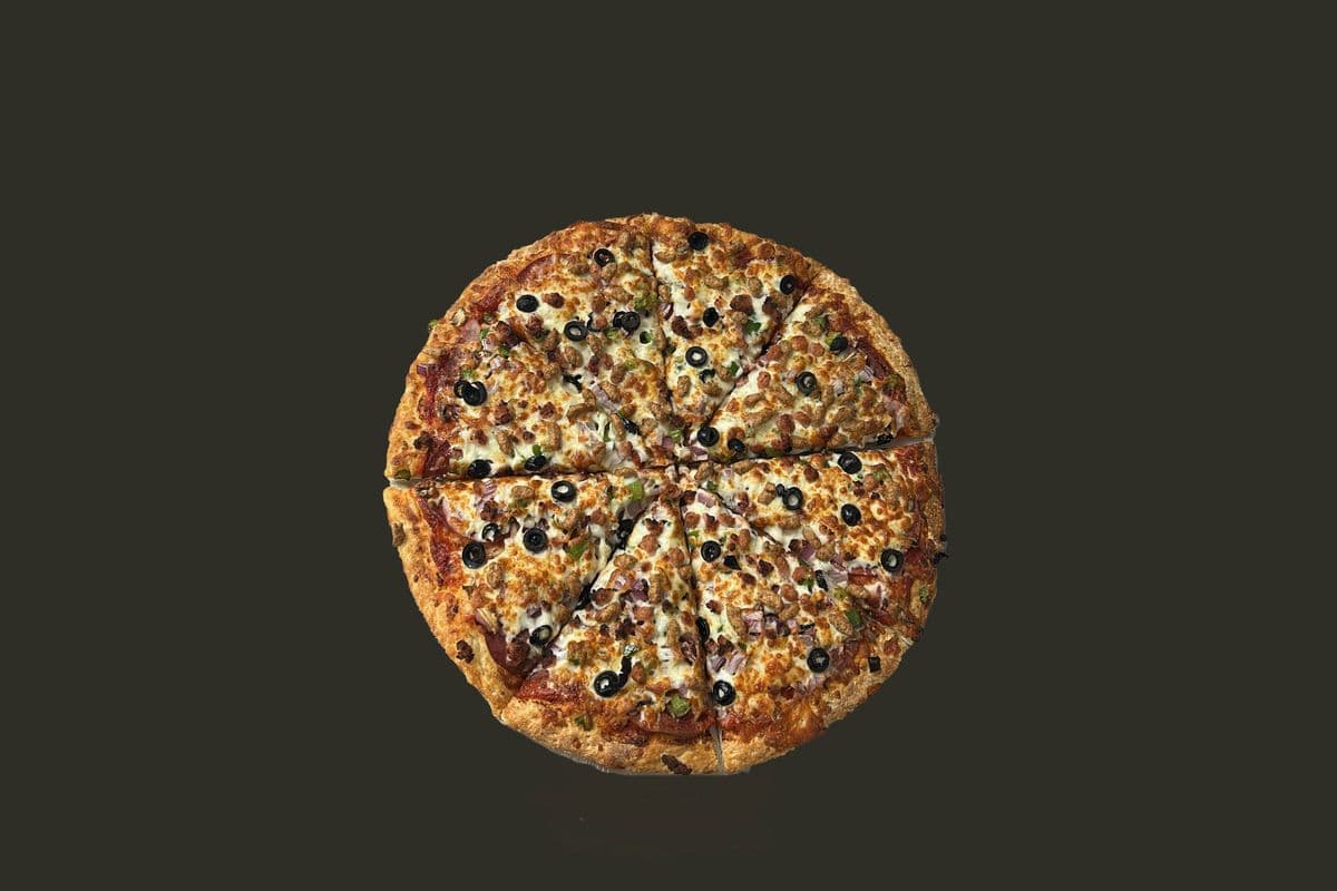 Large Deluxe Feast Pizza