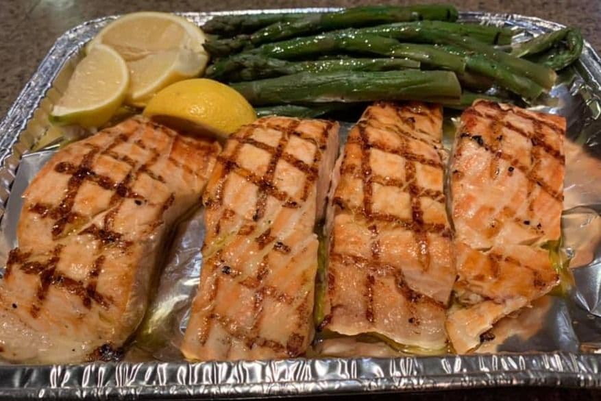 4. Filets de saumon familial / Salmon Fillet Family Meal