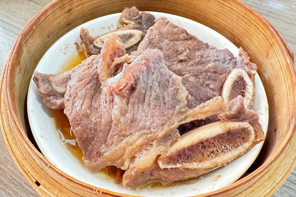 6. Steamed Short Ribs with Fruit Sauce