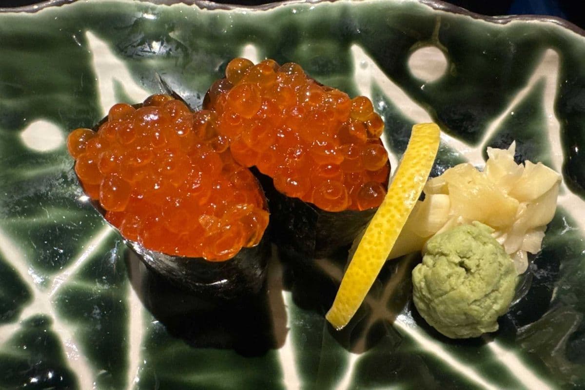 Salmon Roe (Ikura) Sushi (2 pcs)