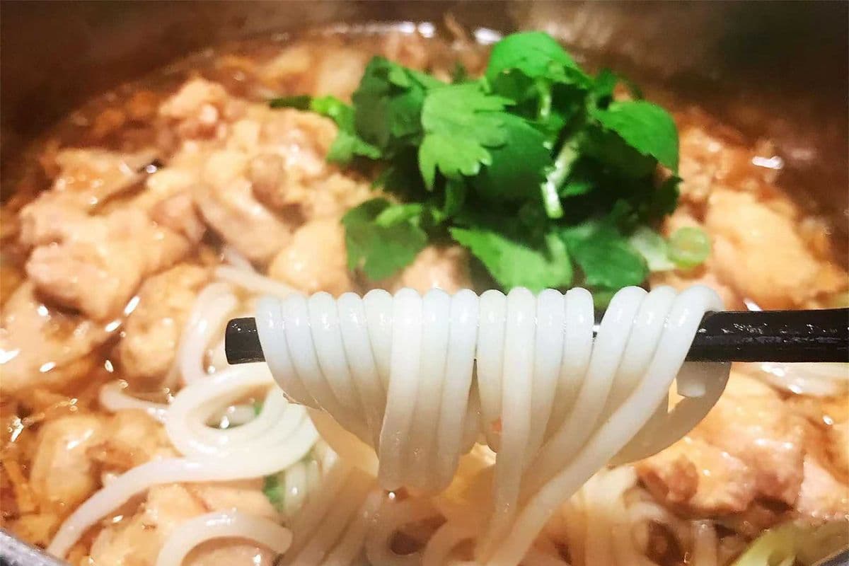 18. Noodles with Chicken Soup. 鸡肉面