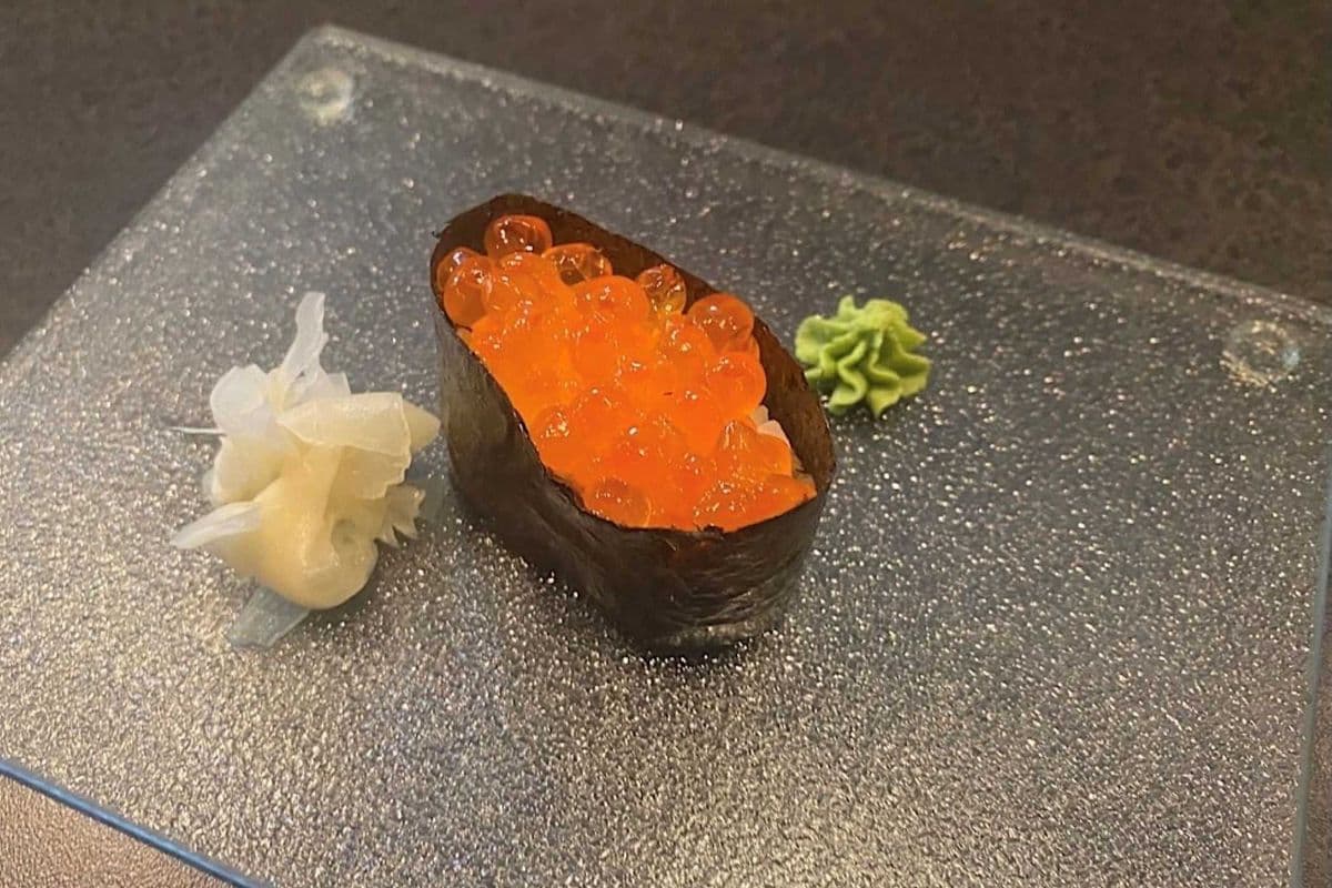Ikura Nigiri (1 Pc)