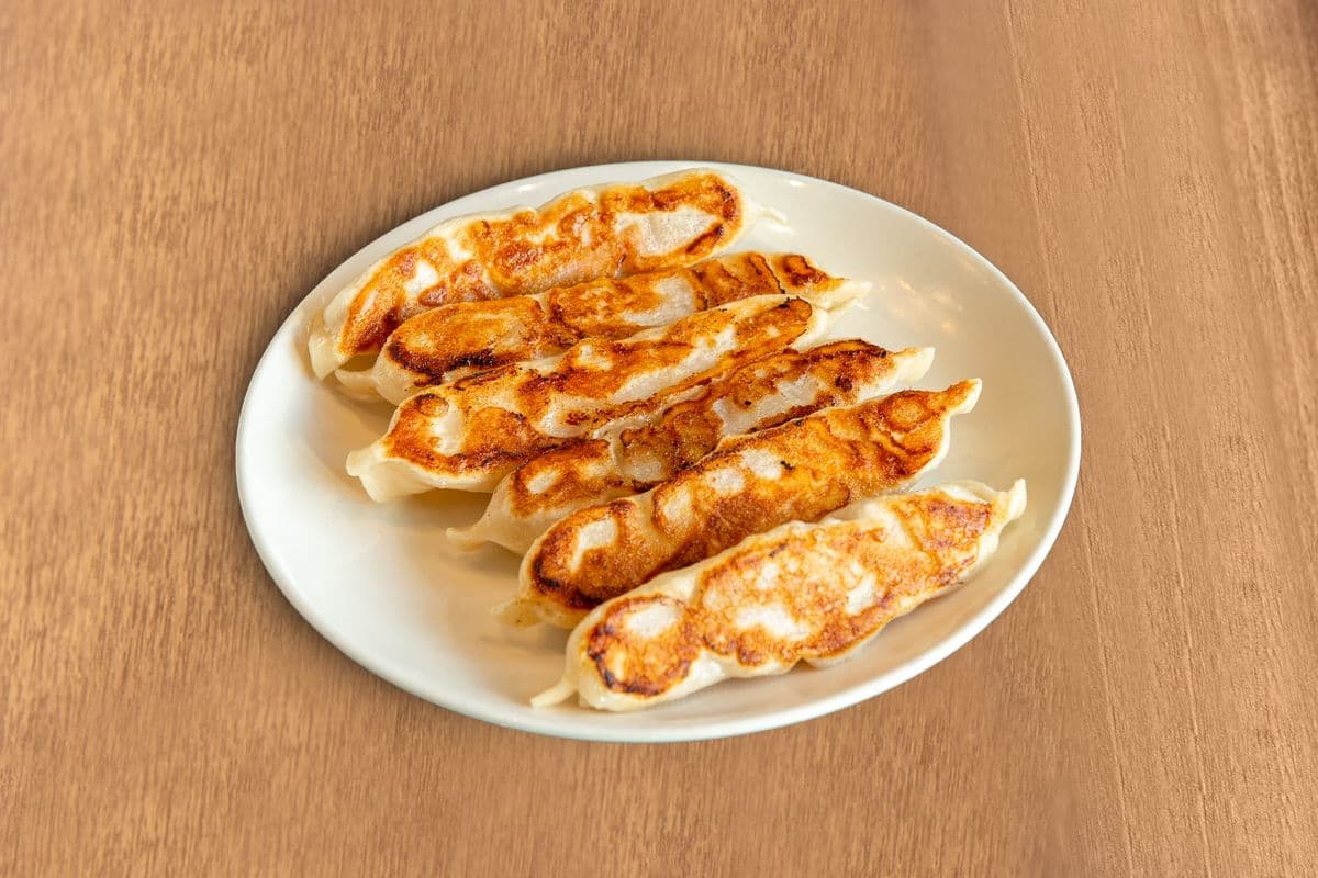 Pan-Fried Pork Pot Stickers (6 pcs) 豬肉鍋貼