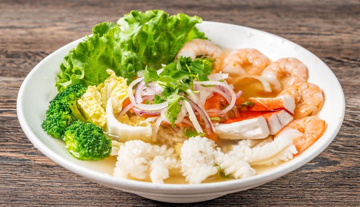 S3. Egg Noodle Seafood Soup - OO