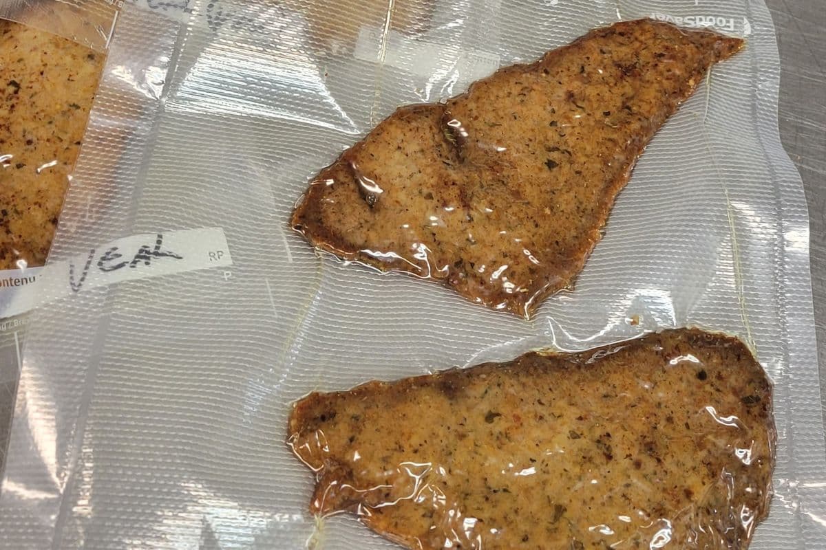 Escalope de veau panee/breaded veal cutlet Qty 2