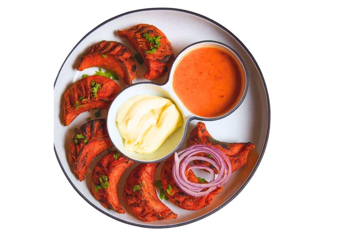 Tandoori Mix Veg Momos (8 pcs)