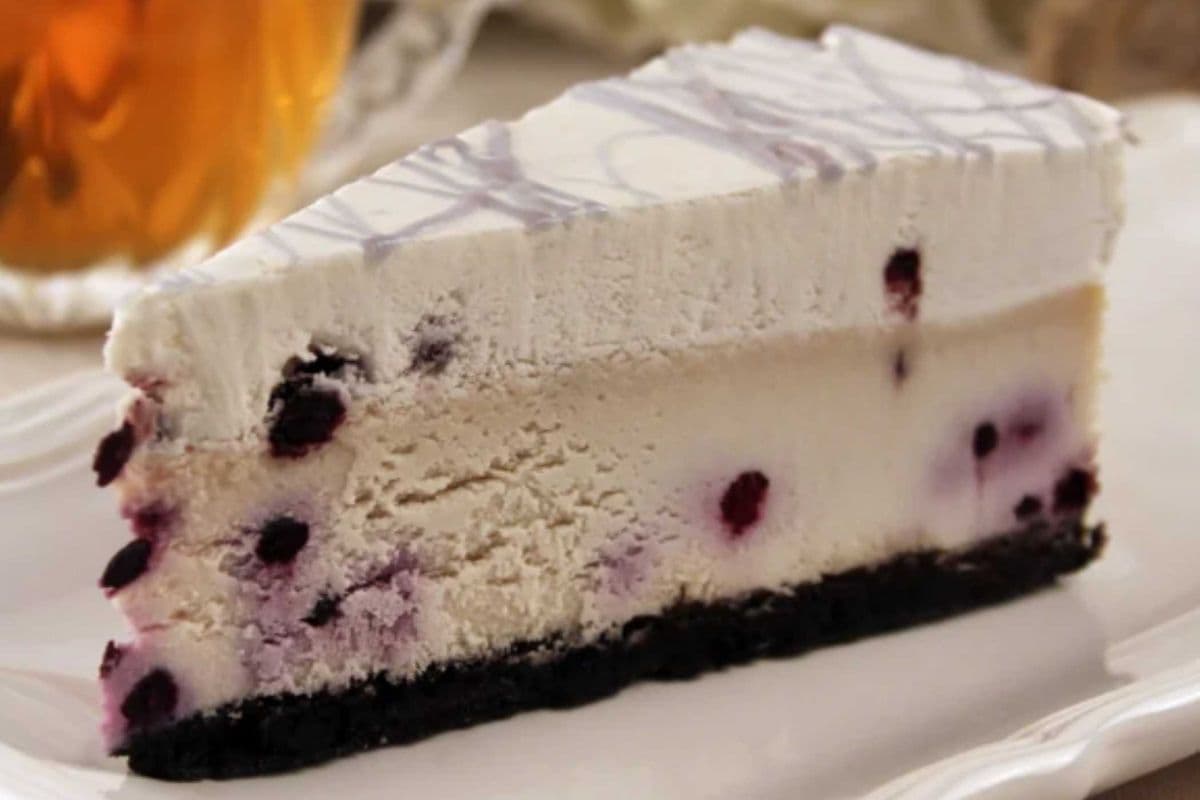 White Chocolate Blueberry Cheesecake
