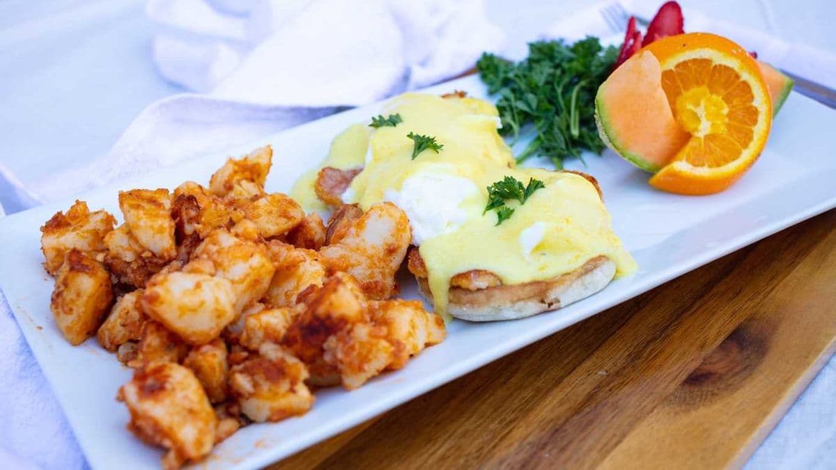 Egg Benedict with Peameal