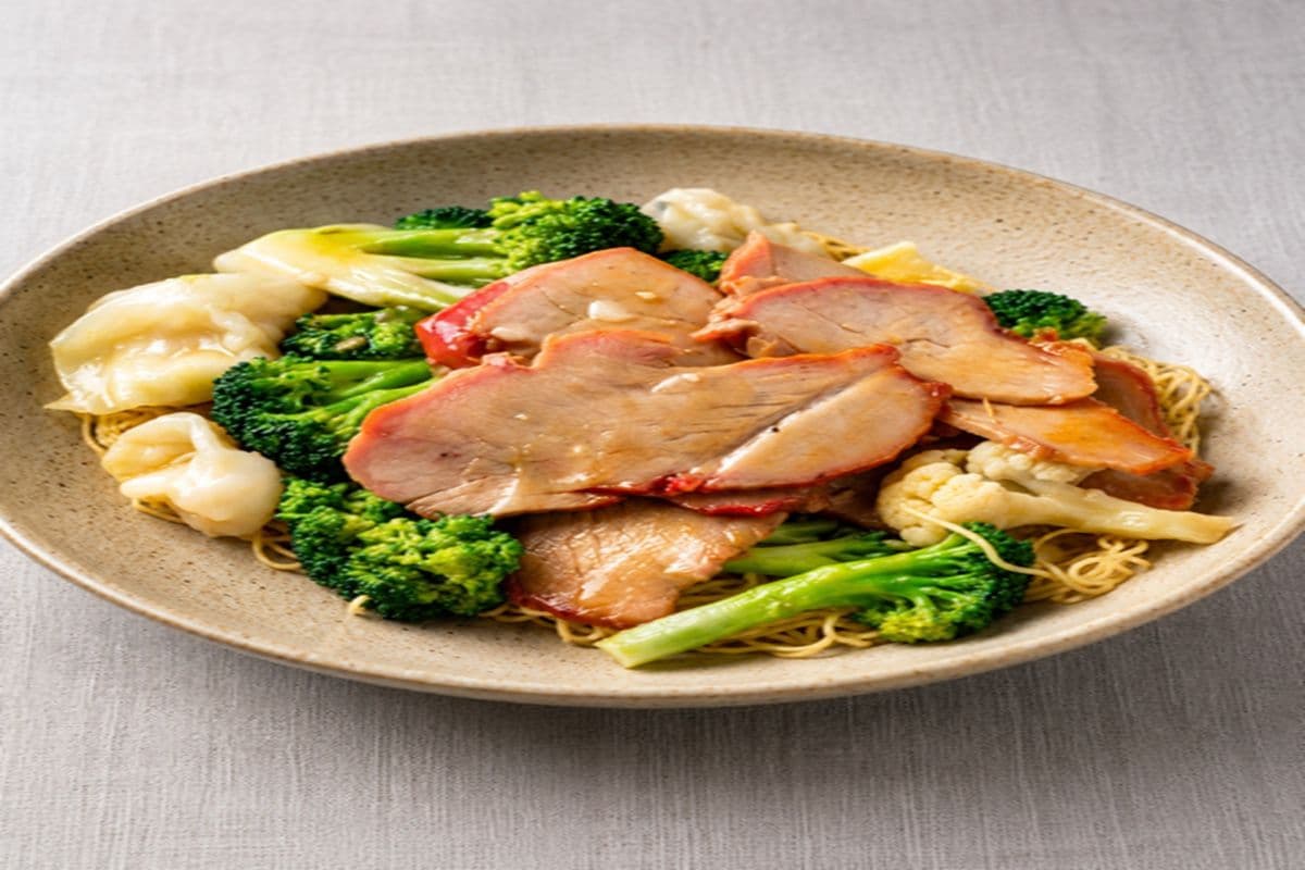 19. Chow Mein with Beef, Pork, Chicken, or Mushrooms