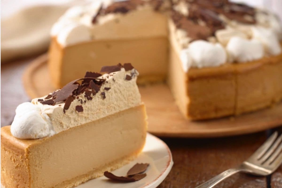 Dulce DE Leche Cheesecake Slice