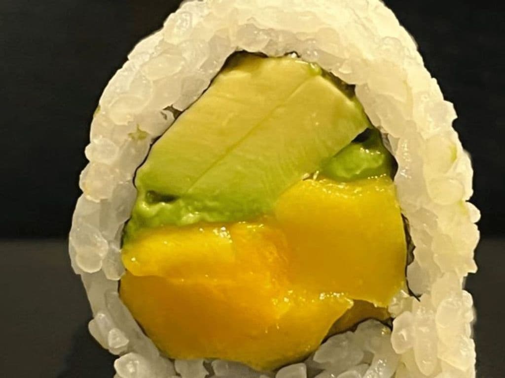 Mango Avo Roll