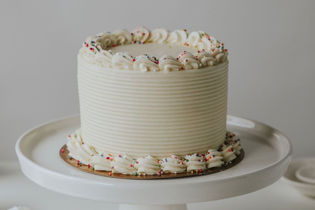 Frozen 6'' Cake- Assorted Flavour