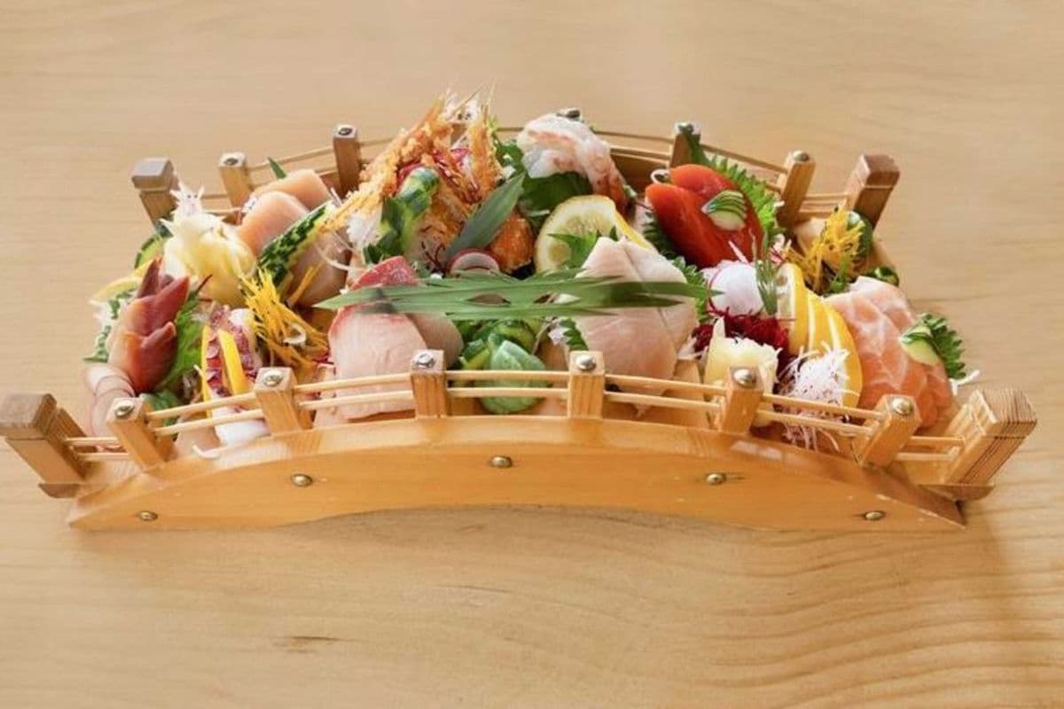 Sashimi Set B (16 pcs)