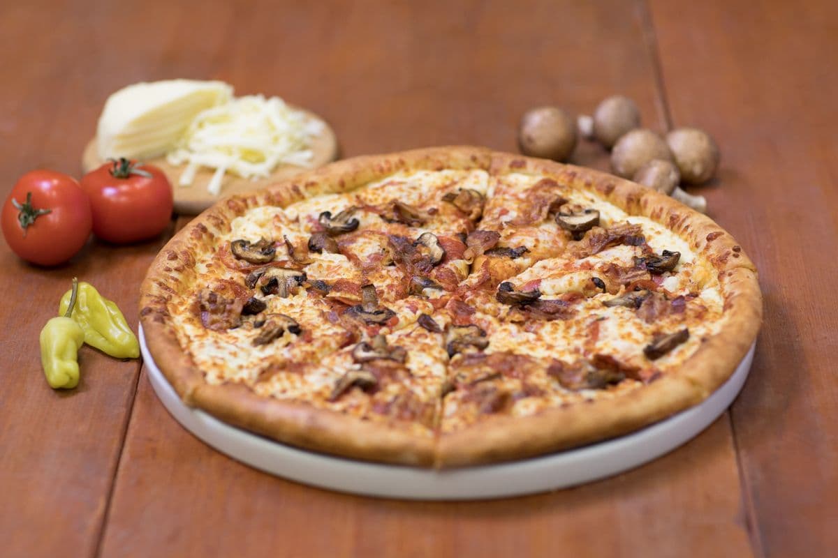 Large Canadian Classic Pizza