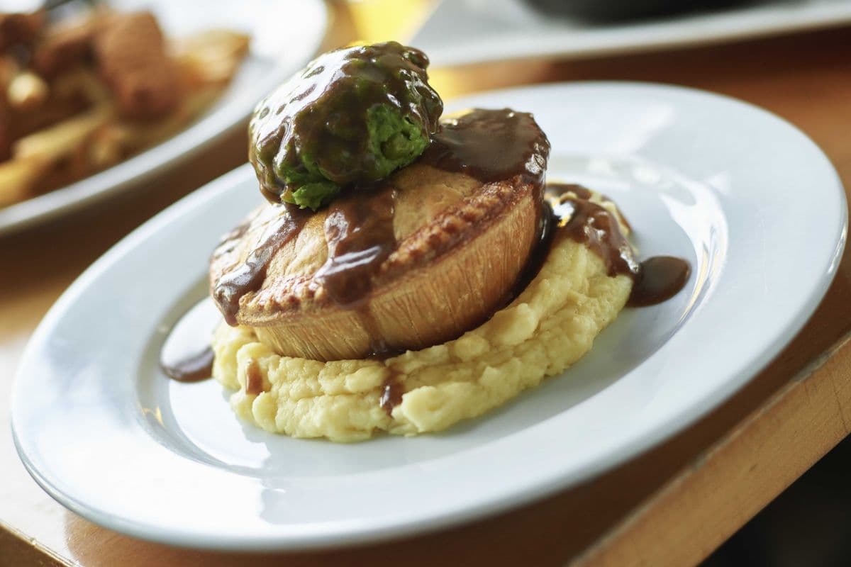 Proper Steak and Ale Pie