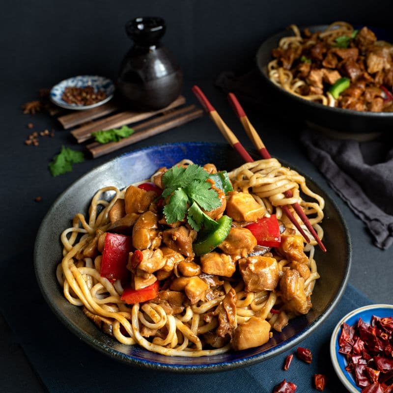 Braised Chicken with Hand-Pulled Noodles (Bone In)