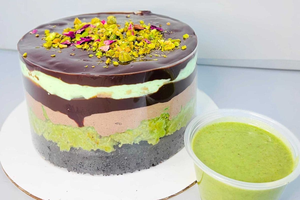 Dubai Pistachio Cream & Cheesecake Crunch