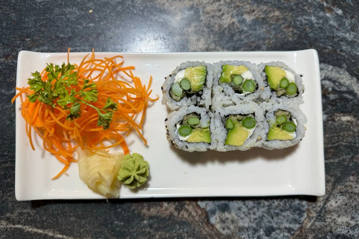 Asparagus Roll (6 pcs)