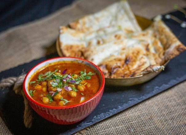 Amritsari Kulcha with Chana and Pickle