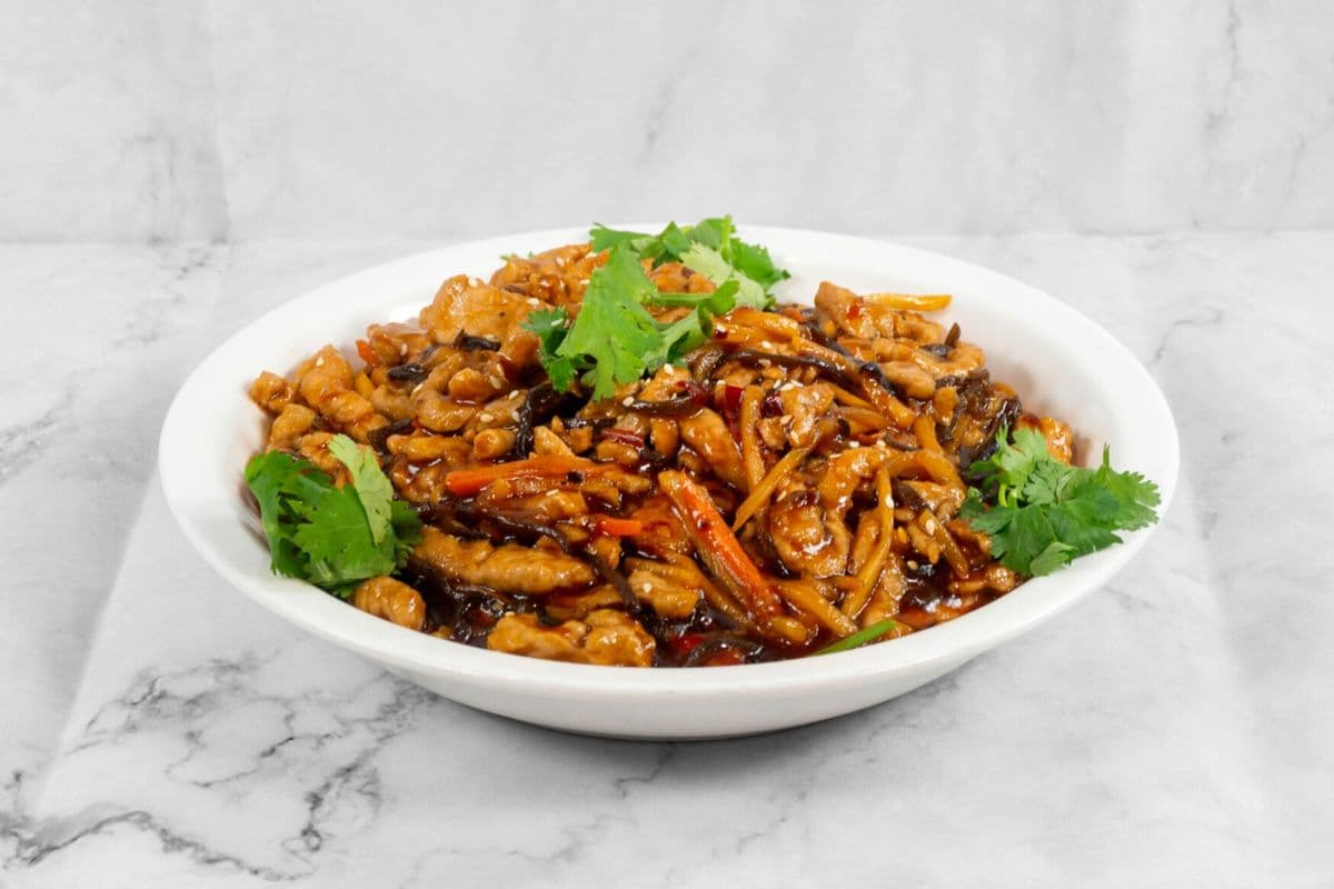 E36. Shredded Pork with Hot Garlic Sauce / 鱼香肉丝