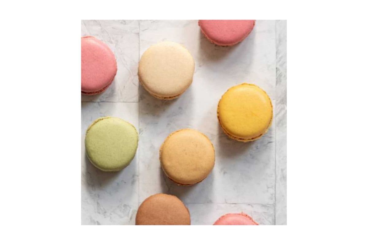 Box of Macarons (6 pcs)