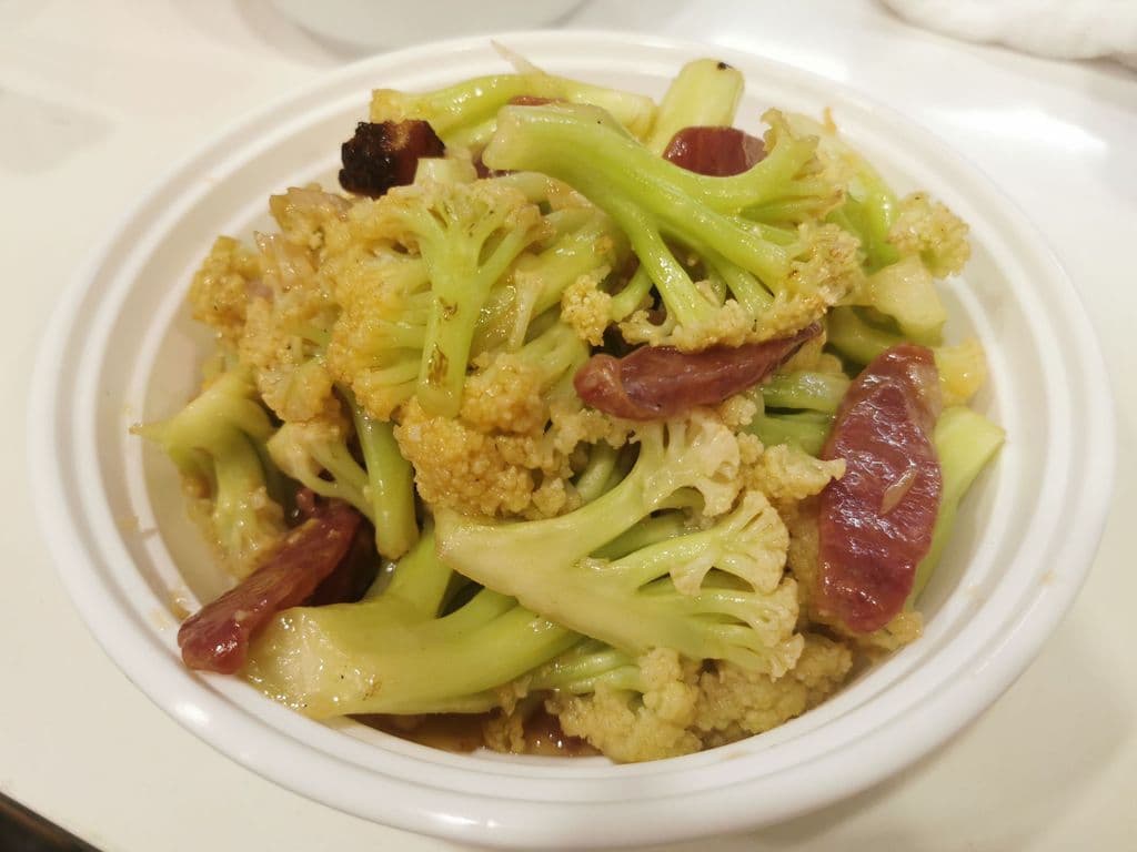 SauteedCauliflowerChiSausage 臘味炒菜花