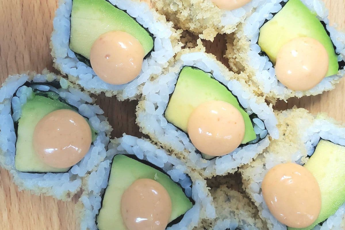 Avocado- Crunch Roll (8 pcs)