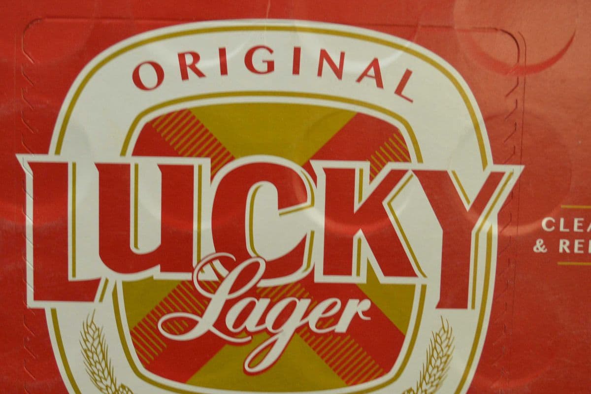 Lucky Lager Beer (15 x 355 ml) (1 x 355ml)