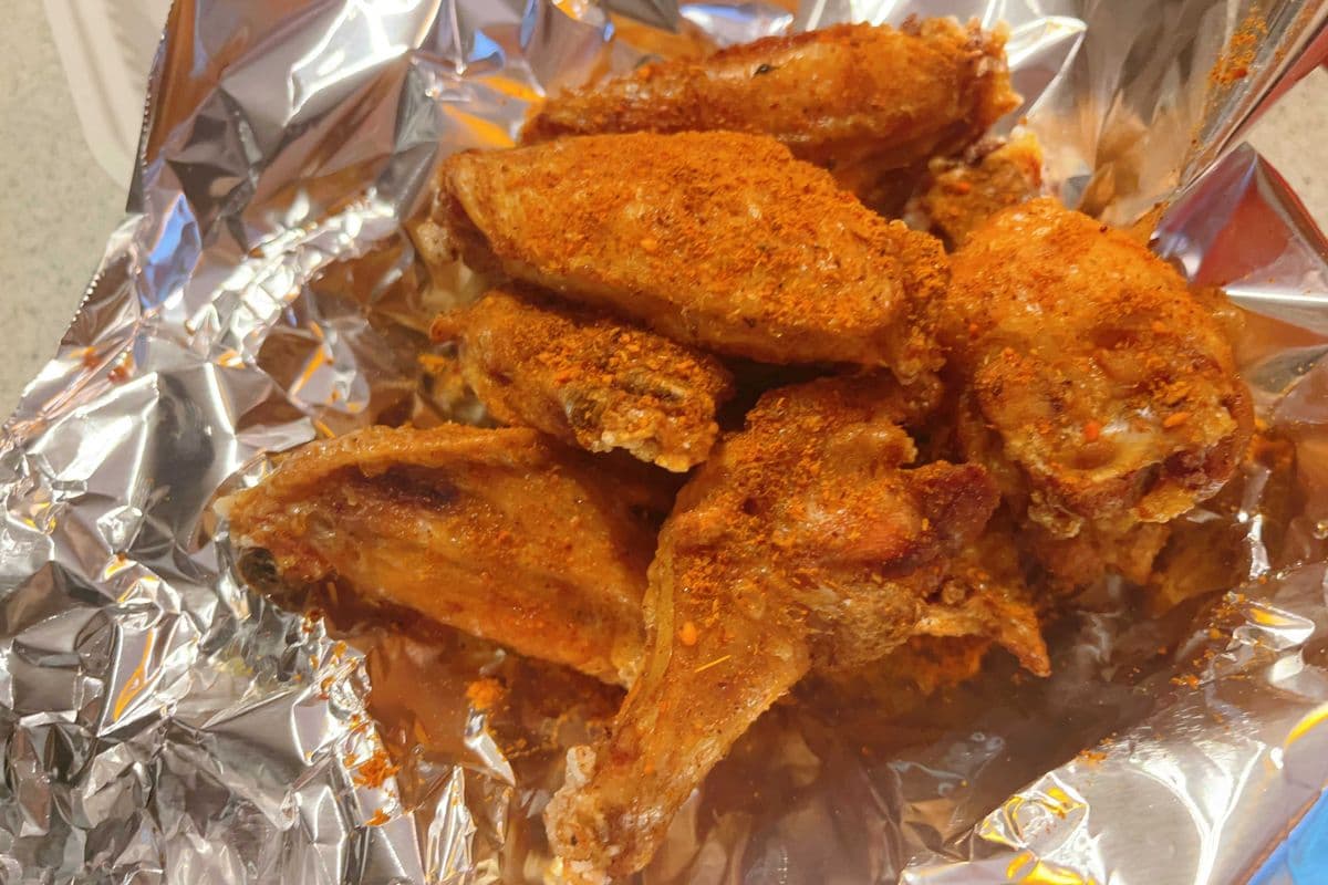 9. Deep-Fried Chicken Wings (8 pcs) 炸鸡翅